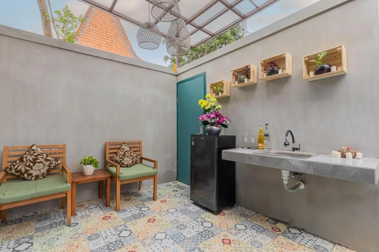 Mezzanine Industrial 1 Bedroom Private Villa In Seminyak Ινδονησία